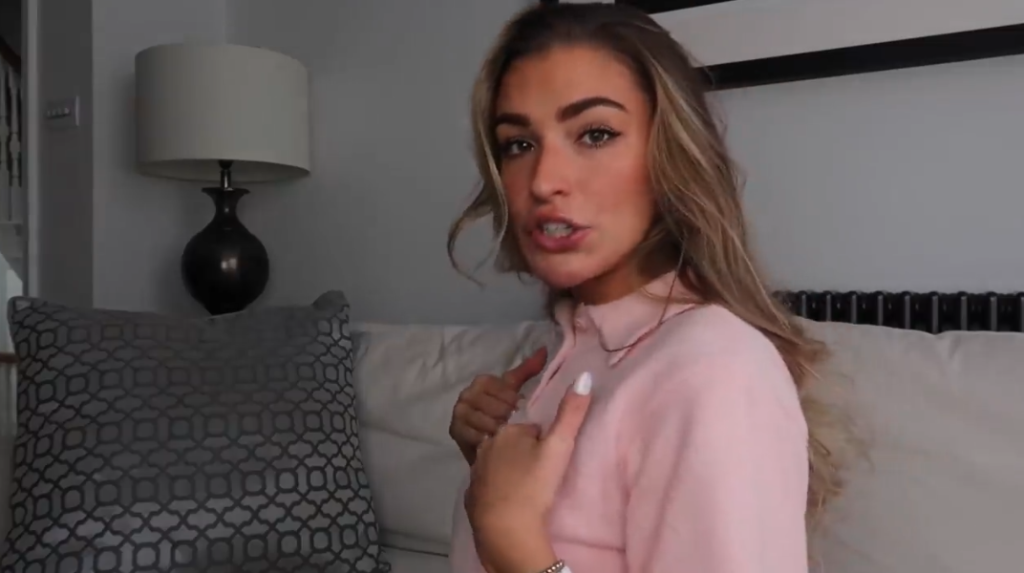 Love Island’s Zara McDermott recently underwent Breast Reconstruction surgery in Mr Griffiths clinic and shared her story on YouTube.